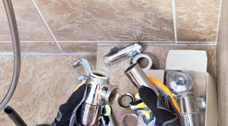 Professional gutter cleaning in North Hills, CA